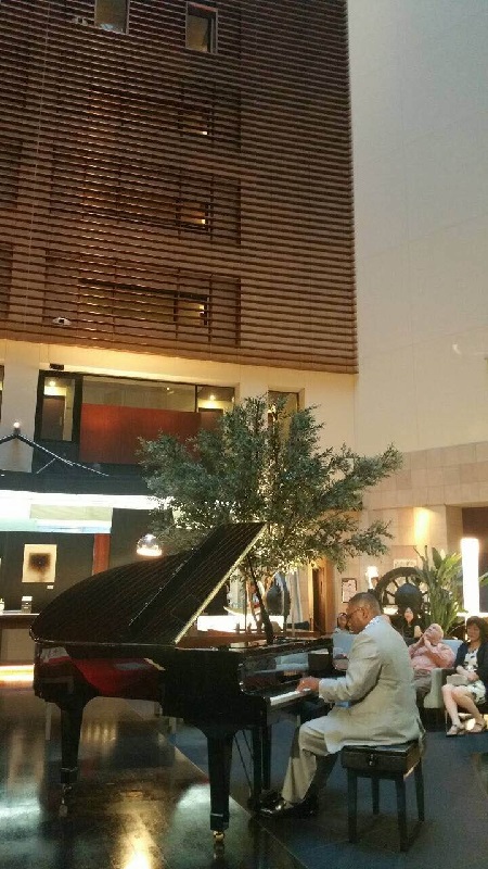 Pianist “Greg Mckenzie” at Park Hotel Tokyo